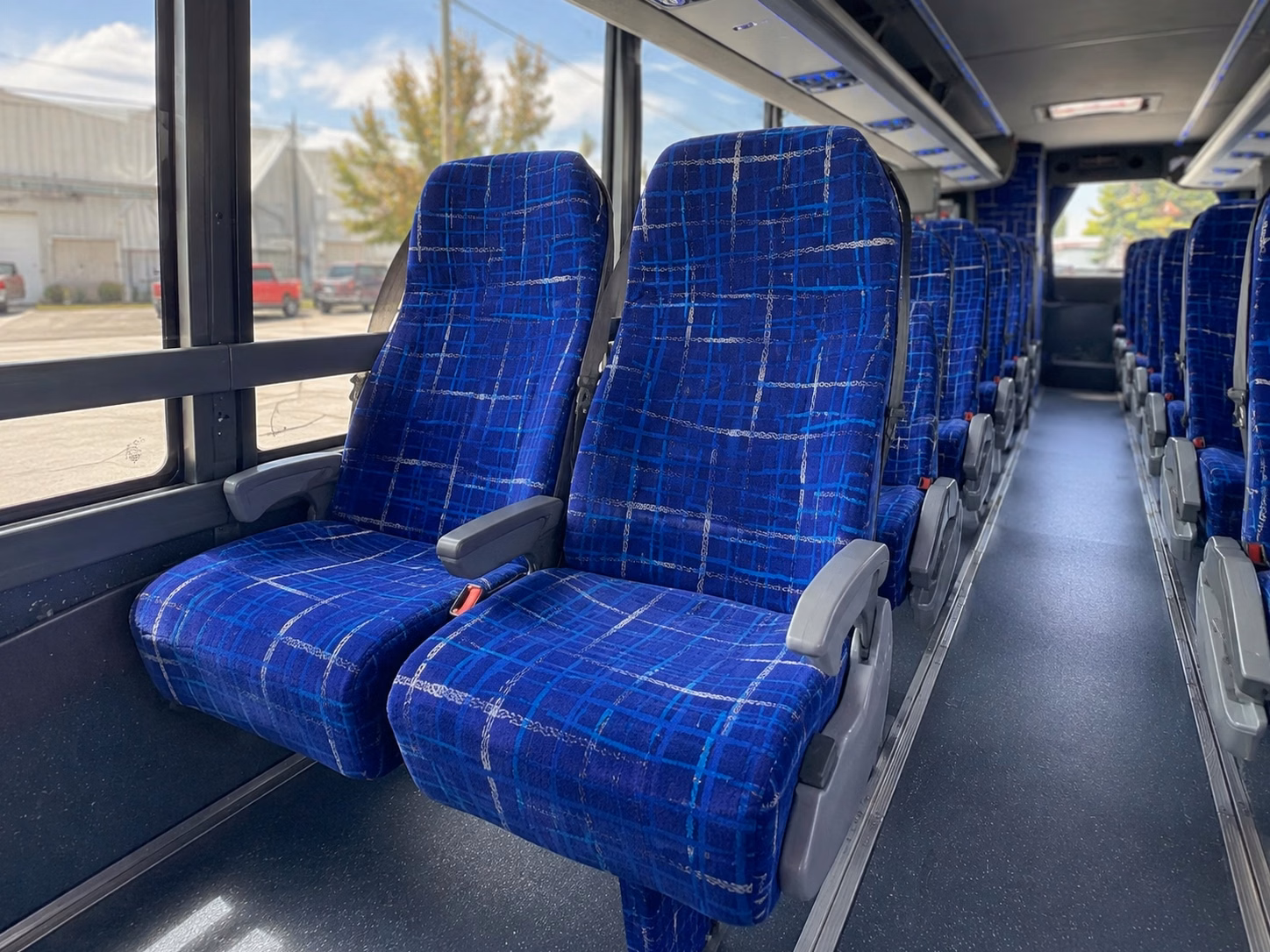 guest shuttle services between conroe hotels and wedding venues